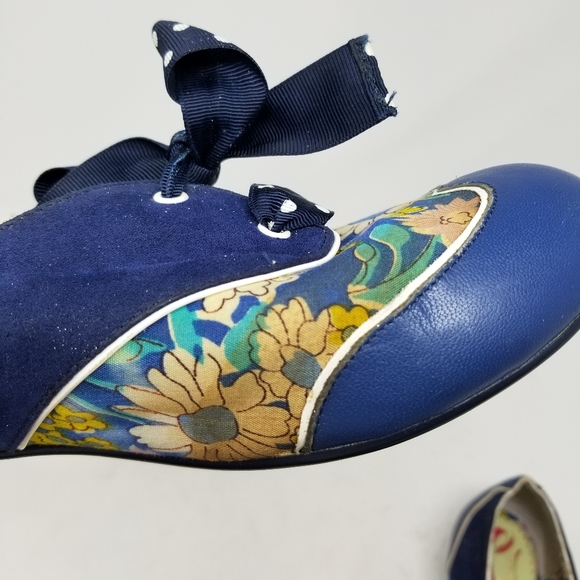 Floral Blue Women's Shoes with Polka Dot Laces - Picture 3 of 14